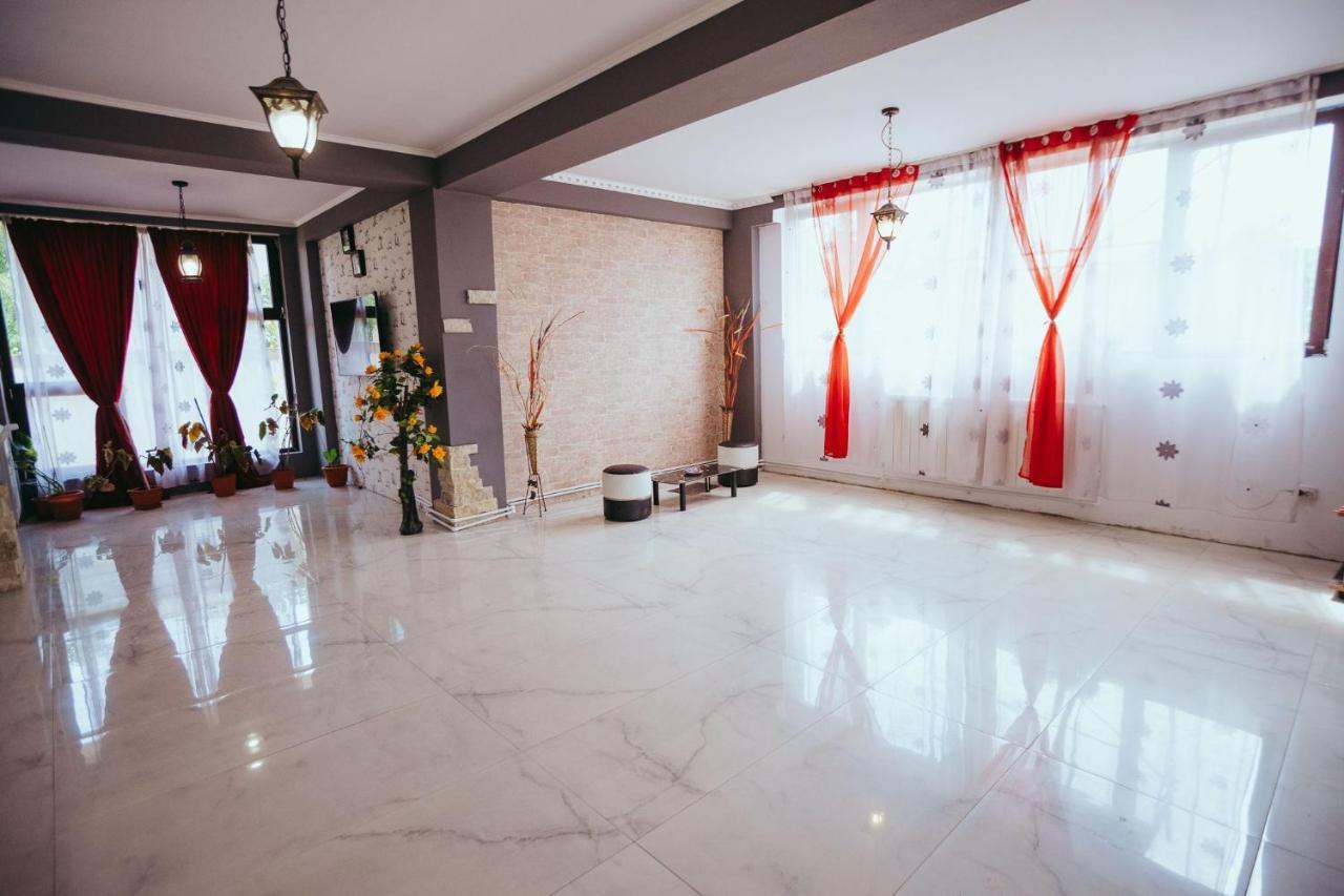 Casa Selly Hotel Tulcea Buitenkant foto